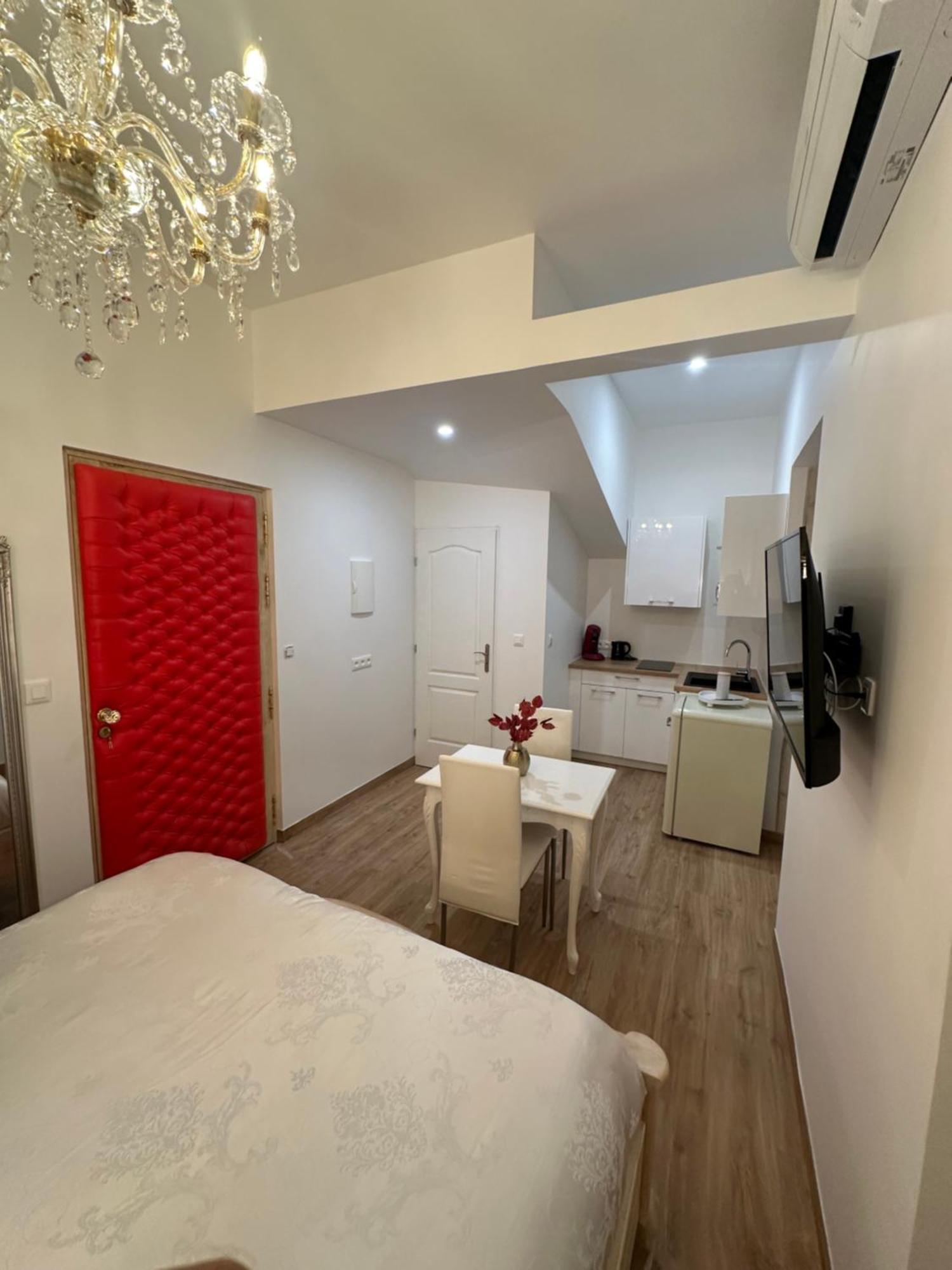Petit Studio Presbytere Dans L'Eglise Нарбон Екстериор снимка