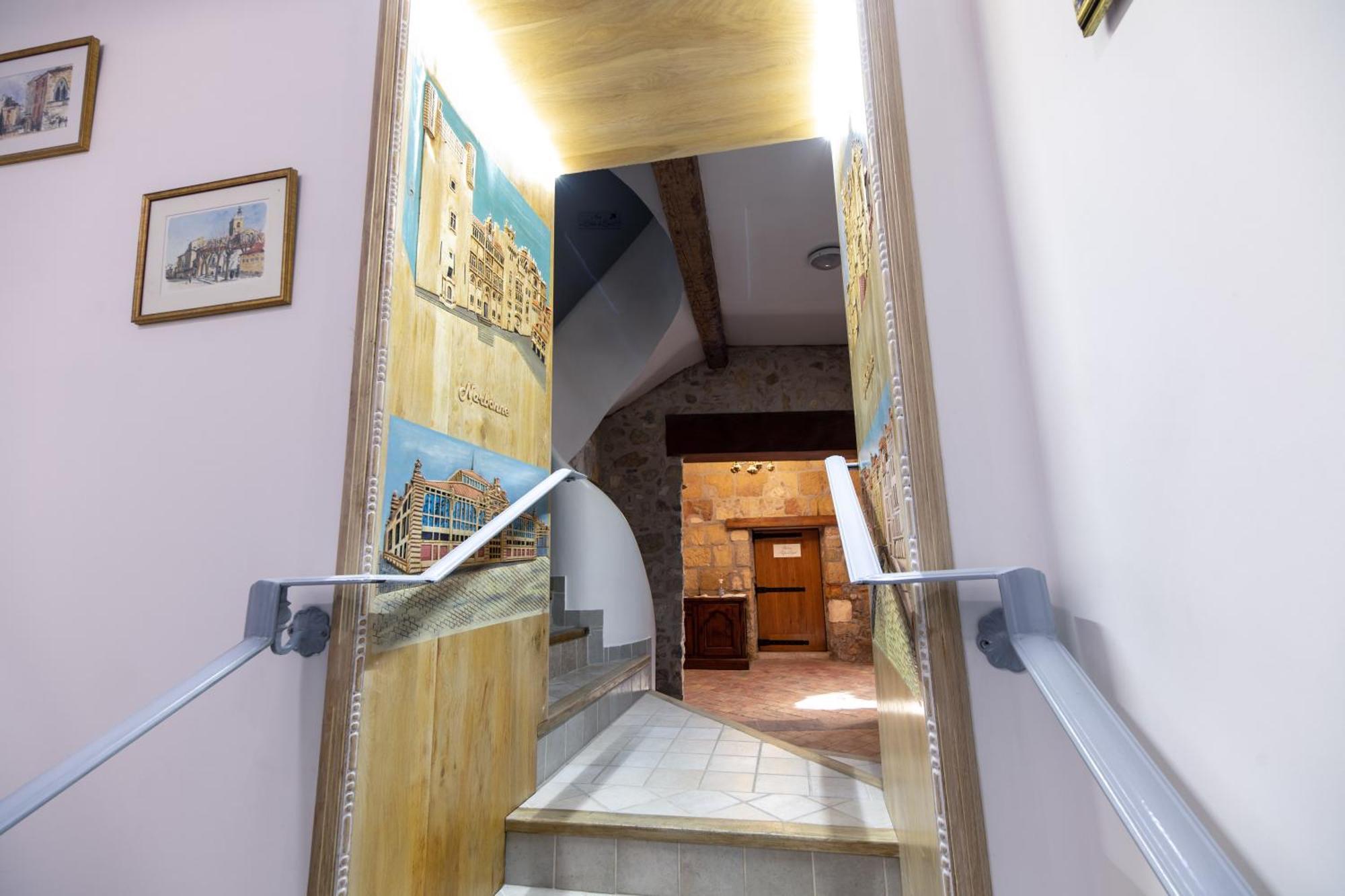 Petit Studio Presbytere Dans L'Eglise Нарбон Екстериор снимка
